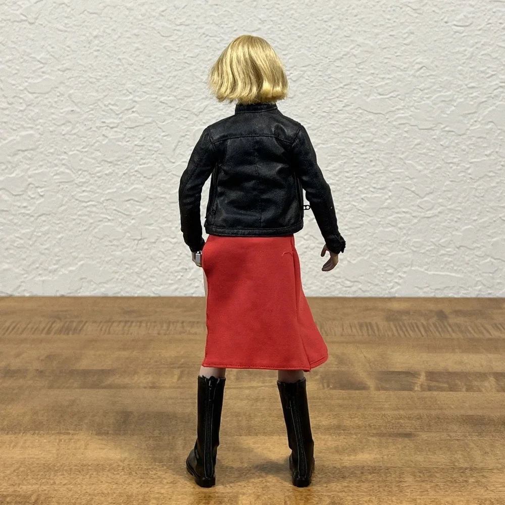 SW Toys Alice Resident Evil Action Figure 1:6 Scale‎